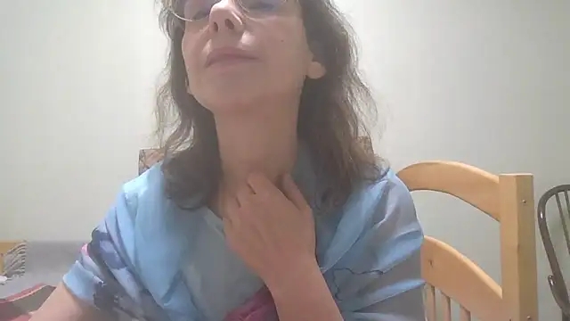 Snapshot of HollyJewel chatting on December 2024 07:32:01 PM HollyJewel online show from December 2024 07:32:01 PM