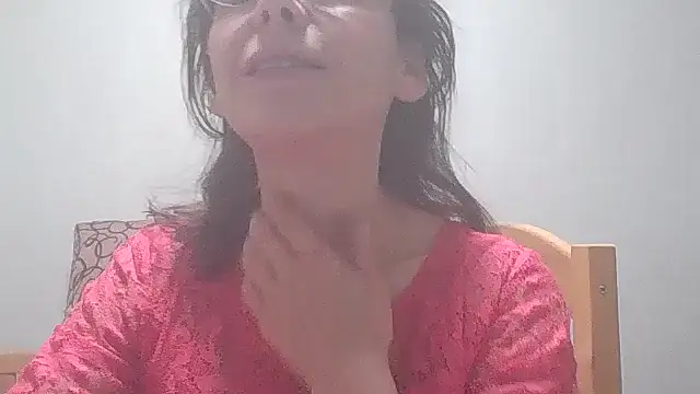 Snapshot of HollyJewel chatting on December 2024 05:51:02 PM HollyJewel online show from December 2024 05:51:02 PM