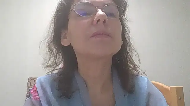 Snapshot of HollyJewel chatting on December 2024 05:32:02 PM HollyJewel online show from December 2024 05:32:02 PM