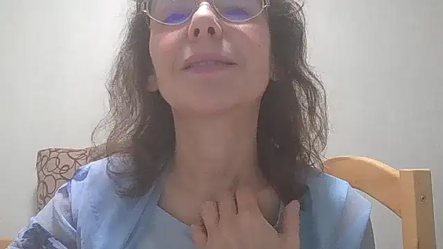 Snapshot of HollyJewel chatting on December 2024 07:38:02 PM HollyJewel online show from December 2024 07:38:02 PM