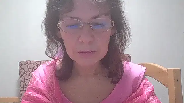 Snapshot of HollyJewel chatting on January 2025 07:43:01 PM HollyJewel online show from January 2025 07:43:01 PM