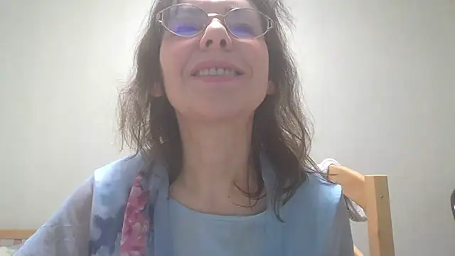 Snapshot of HollyJewel chatting on January 2025 09:15:01 PM HollyJewel online show from January 2025 09:15:01 PM