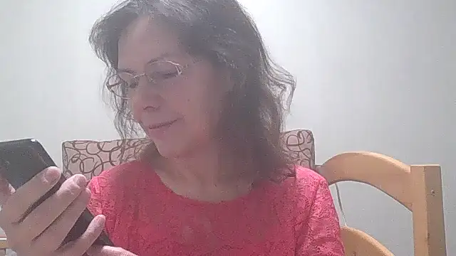 Snapshot of HollyJewel chatting on February 2025 04:31:01 PM HollyJewel online show from February 2025 04:31:01 PM