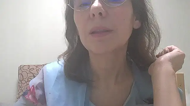 Snapshot of HollyJewel chatting on February 2025 07:52:02 PM HollyJewel online show from February 2025 07:52:02 PM