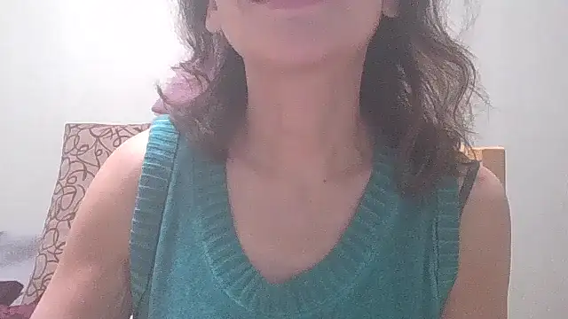 Snapshot of HollyJewel chatting on February 2025 05:28:01 PM HollyJewel online show from February 2025 05:28:01 PM