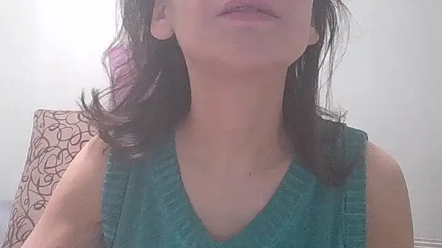 Snapshot of HollyJewel chatting on March 2025 06:00:01 PM HollyJewel online show from March 2025 06:00:01 PM