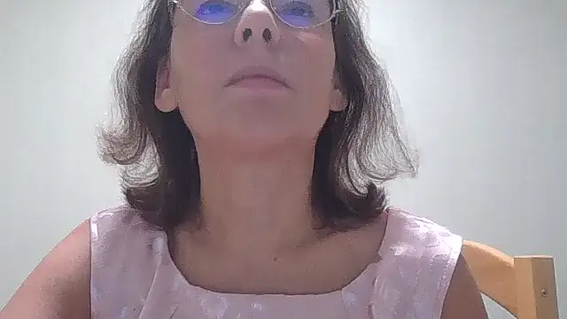 Snapshot of HollyJewel chatting on October 2025 03:33:01 PM HollyJewel online show from October 2025 03:33:01 PM