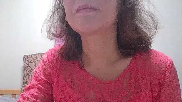 Snapshot of HollyJewel chatting on October 2025 02:24:02 PM HollyJewel online show from October 2025 02:24:02 PM