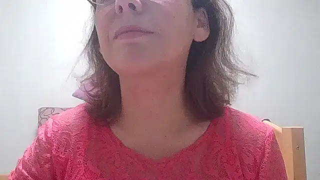 Snapshot of HollyJewel chatting on November 2025 06:08:01 PM HollyJewel online show from November 2025 06:08:01 PM