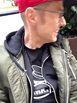 Snapshot of Fuc71 chatting on September 2025 04:42:01 PM Fuc71 online show from September 2025 04:42:01 PM