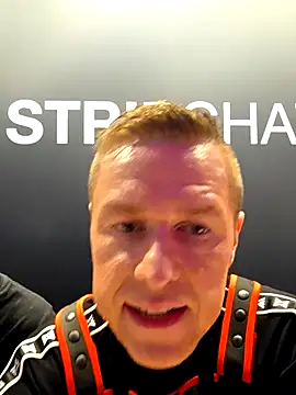 Snapshot of Fuc71 chatting on September 2025 09:36:02 AM Fuc71 online show from September 2025 09:36:02 AM