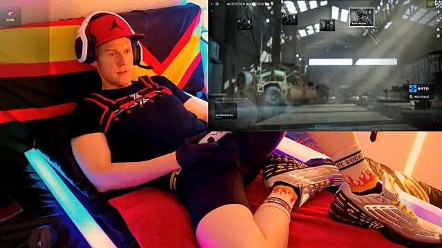 Snapshot of Fuc71 chatting on October 2025 01:55:02 PM Fuc71 online show from October 2025 01:55:02 PM