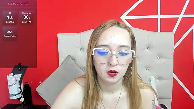 Liaroberts1 online show from December 2024 06:16:02 PM