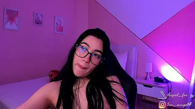 Snapshot of angeel_fox chatting on March 2026 09:40:02 PM angeel fox online show from March 2026 09:40:02 PM