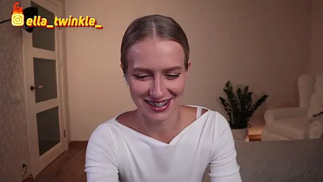 Snapshot of ella_twinkl chatting on September 2025 07:07:02 PM ella twinkl online show from September 2025 07:07:02 PM