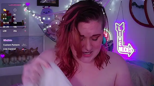 Snapshot of opalreigning chatting on February 2025 11:39:02 AM opalreigning online show from February 2025 11:39:02 AM