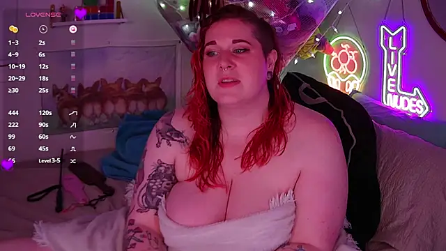 Snapshot of opalreigning chatting on October 2025 10:46:02 AM opalreigning online show from October 2025 10:46:02 AM