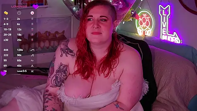 Snapshot of opalreigning chatting on October 2025 09:43:02 AM opalreigning online show from October 2025 09:43:02 AM