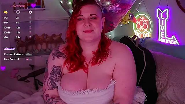 Snapshot of opalreigning chatting on October 2025 08:15:02 AM opalreigning online show from October 2025 08:15:02 AM