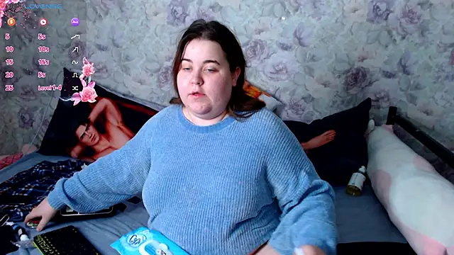 Estelle Hicks online show from December 2024 06:16:01 PM