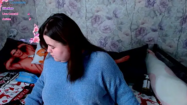 Estelle Hicks online show from December 2024 06:20:01 PM