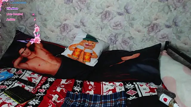 Estelle Hicks online show from December 2024 09:27:01 PM