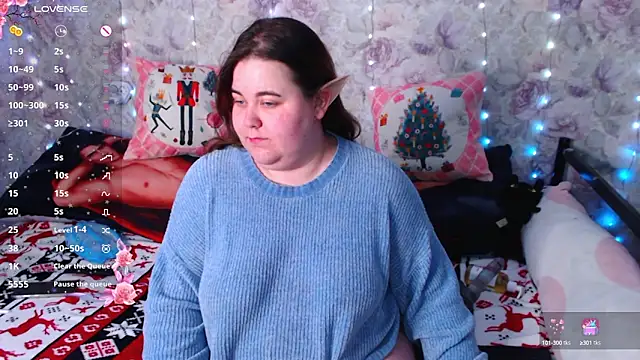 Estelle Hicks online show from December 2024 06:05:01 PM