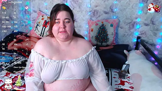 Estelle Hicks online show from December 2024 07:44:01 PM