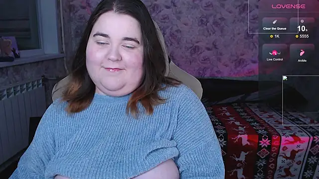 Estelle Hicks online show from November 2025 06:30:02 PM