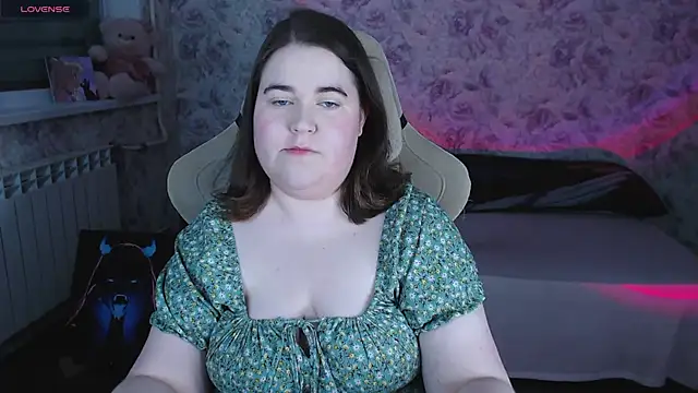 Estelle Hicks online show from May 2026 06:46:02 PM