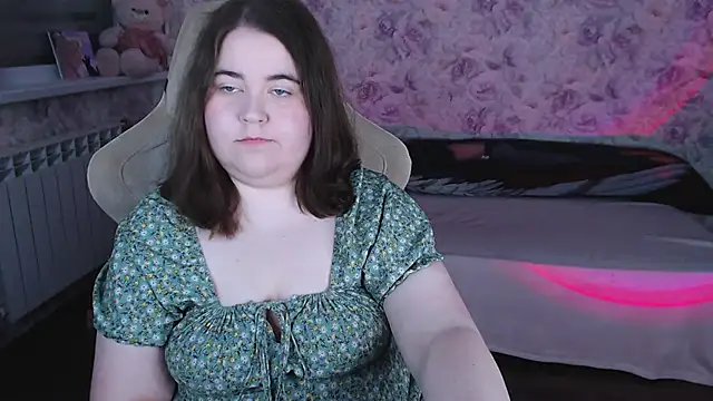Estelle Hicks online show from May 2026 06:58:01 PM