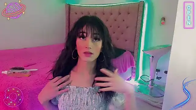 LittleEmmaa online show from December 2024 04:08:02 PM