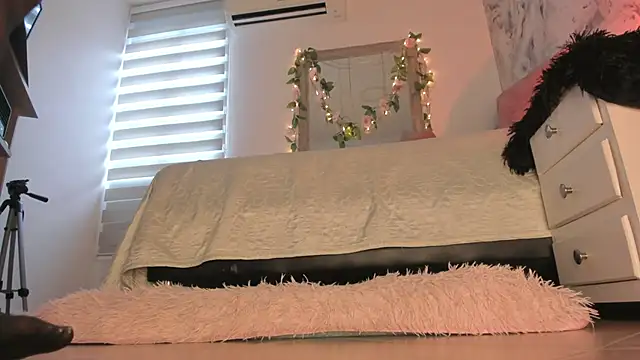 Bella desi  online show from March 2026 01:16:02 PM