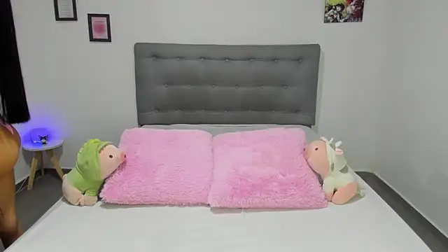 Snapshot of Agataowens chatting on February 2025 02:23:02 AM Agataowens online show from February 2025 02:23:02 AM