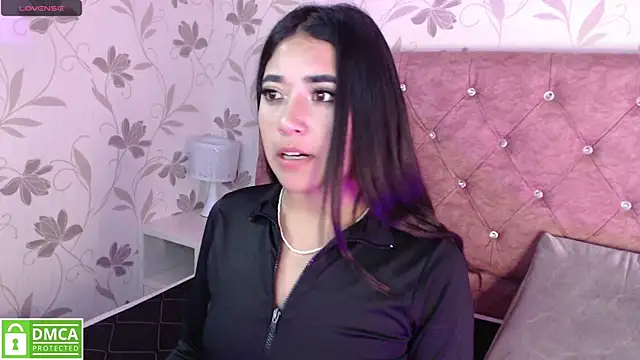 Snapshot of Susy_thomson chatting on December 2024 08:51:01 PM Susy thomson online show from December 2024 08:51:01 PM