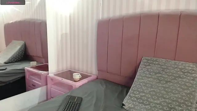 Snapshot of Susy_thomson chatting on February 2025 10:21:01 PM Susy thomson online show from February 2025 10:21:01 PM