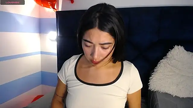 Snapshot of Susy_thomson chatting on February 2025 11:21:02 PM Susy thomson online show from February 2025 11:21:02 PM