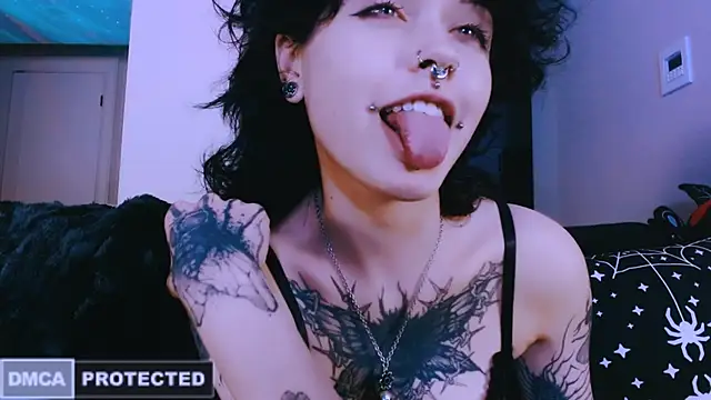 NaughtyLittleFox online show from April 2026 04:43:02 AM