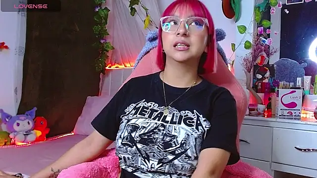 Snapshot of Littlerouse_ chatting on November 2025 01:47:01 AM Littlerouse online show from November 2025 01:47:01 AM