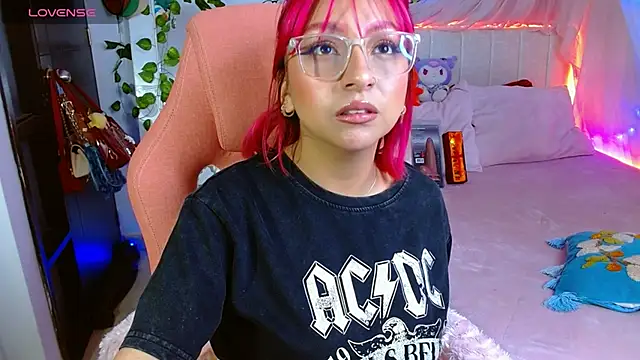 Snapshot of Littlerouse_ chatting on February 2026 06:37:01 AM Littlerouse online show from February 2026 06:37:01 AM