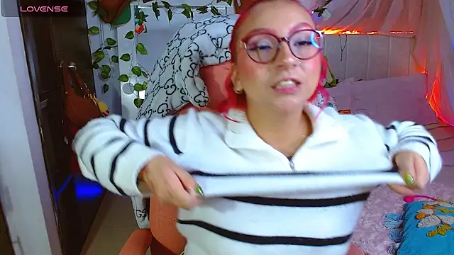 Littlerouse  online show from April 2026 07:52:01 AM