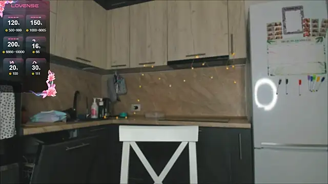 Snapshot of violet_blue_eyes chatting on December 2024 01:28:01 PM violet blue eyes online show from December 2024 01:28:01 PM