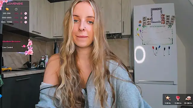 Snapshot of violet_blue_eyes chatting on February 2025 01:22:02 PM violet blue eyes online show from February 2025 01:22:02 PM