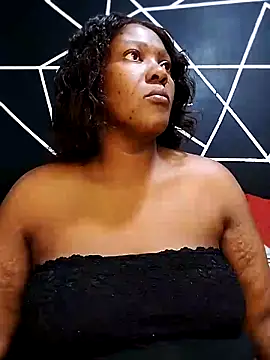 Snapshot of YummyChocolatexx2 chatting on May 2026 12:43:02 PM YummyChocolatexx2 online show from May 2026 12:43:02 PM
