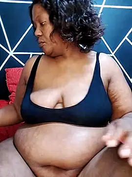 Snapshot of YummyChocolatexx2 chatting on May 2026 08:43:02 AM YummyChocolatexx2 online show from May 2026 08:43:02 AM