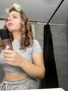 Livewithlucy online show from March 2025 10:09:01 AM