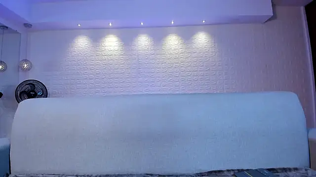 Snapshot of violet_scott chatting on January 2025 11:03:01 AM violet scott online show from January 2025 11:03:01 AM