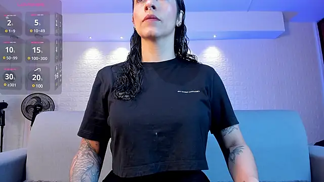 Snapshot of violet_scott chatting on February 2025 11:12:01 AM violet scott online show from February 2025 11:12:01 AM