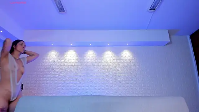 Snapshot of violet_scott chatting on February 2025 10:59:01 AM violet scott online show from February 2025 10:59:01 AM