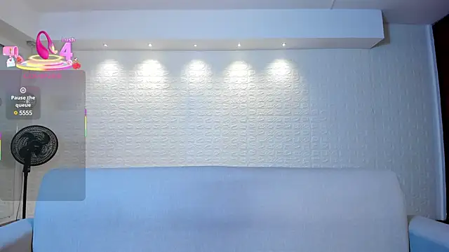 Snapshot of violet_scott chatting on February 2025 10:41:01 AM violet scott online show from February 2025 10:41:01 AM